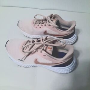 Nike Revolution 5 Sneakers Shoes Womens Sz 6.5 Barely Rose Athletic Running
